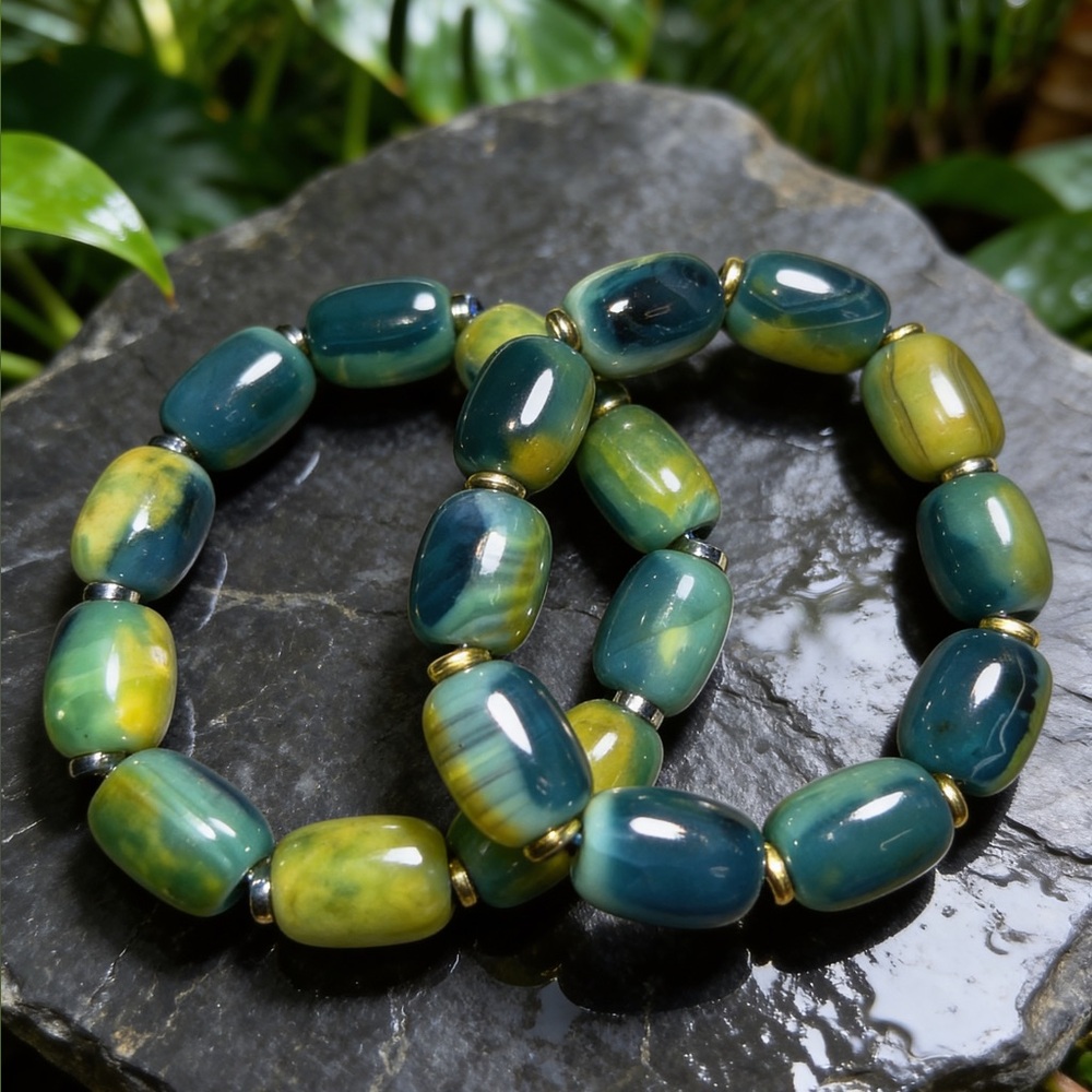 🆕 13x18mm Stunning Barrel Agate Bracelet 💙💚